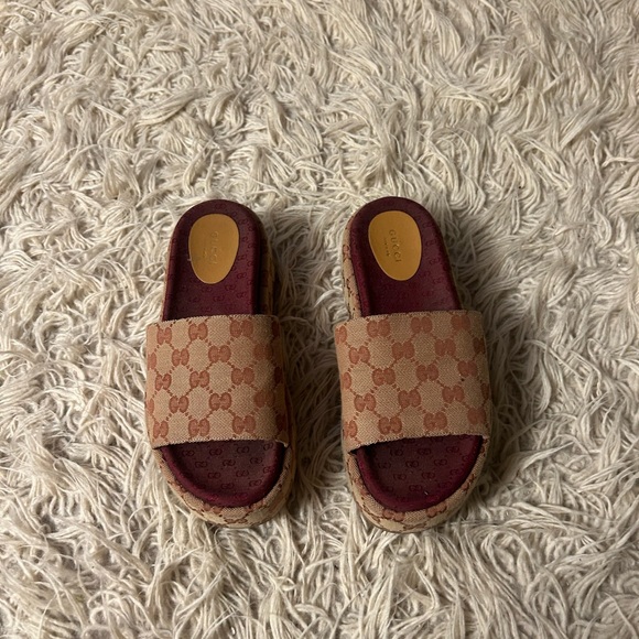 Gucci Angelina Platform Slides 8.5 - Picture 1 of 6